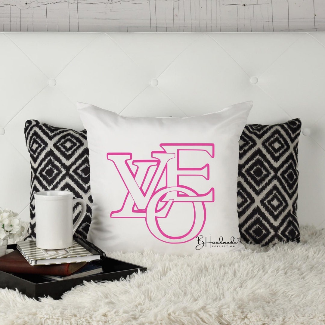 Love Print Valentine’s Day Shirt | Designer-Inspired Heart Tee | Handmade Unisex Graphic Shirt