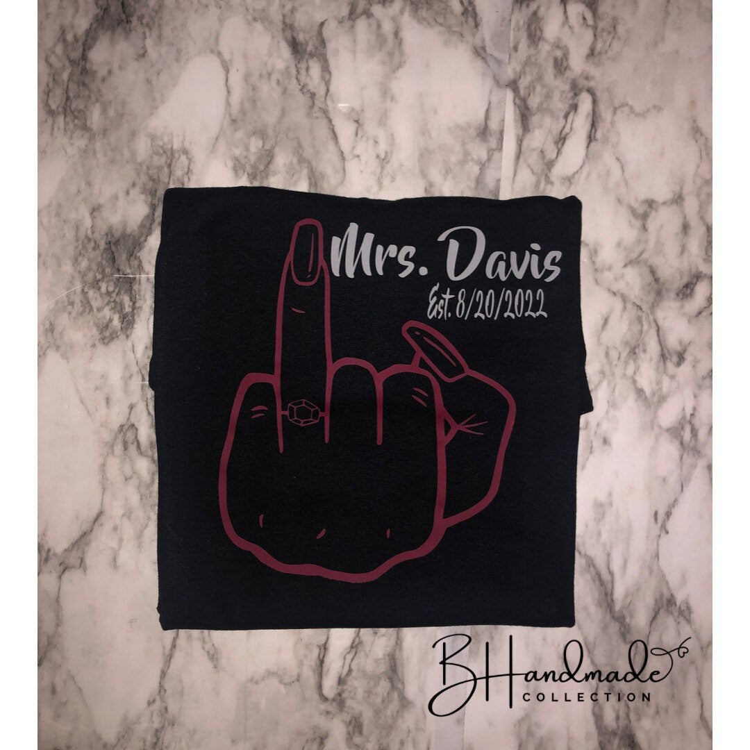 Mrs.Ring finger/ married/ engaged/ fiancé fiancee